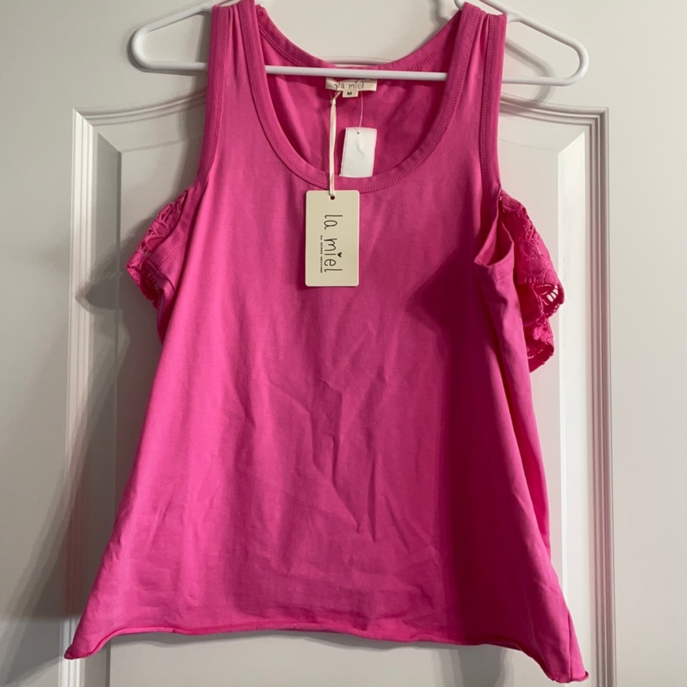 NWT tank with off shoulder lace sleeves!